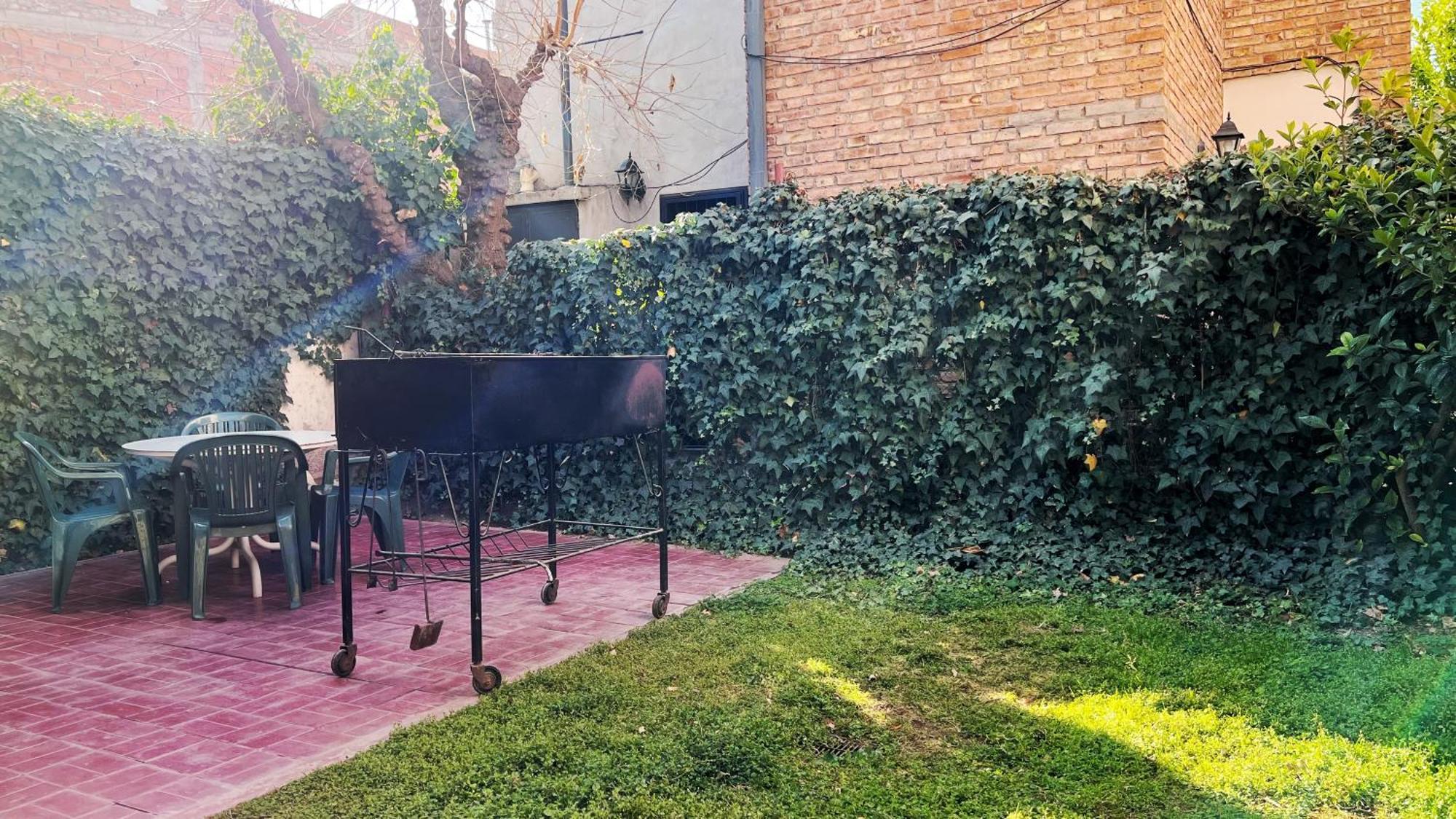 Duplex Mendoza Con Chochera Techada Exterior foto